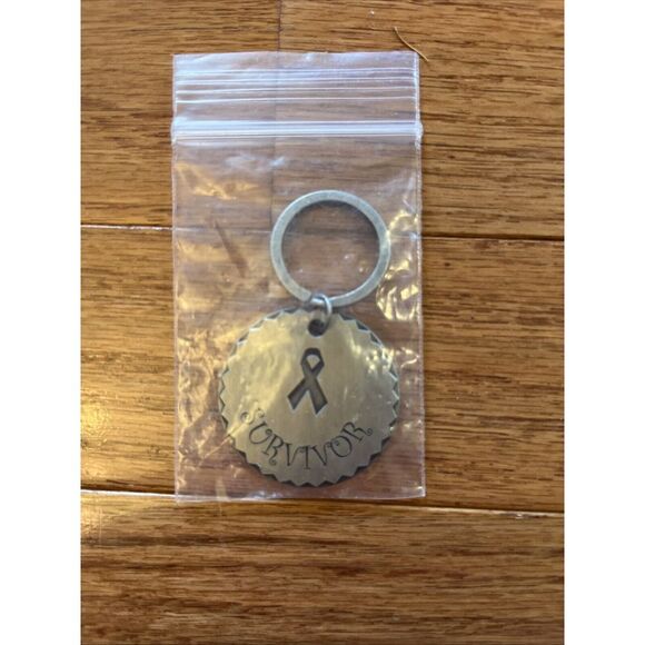 Breast Cancer Survivor Keychain - WashU School of Medicine Siteman Cancer Center - Picture 1 of 2